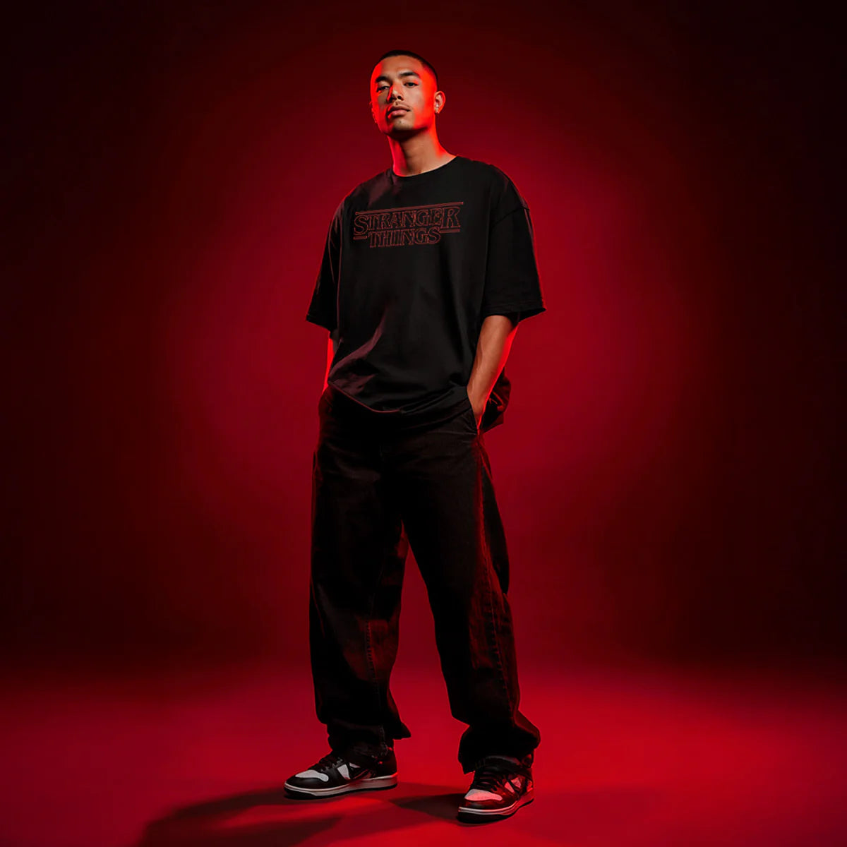 ALL CREATURES WELCOME PLAYERA : STRANGER THINGS